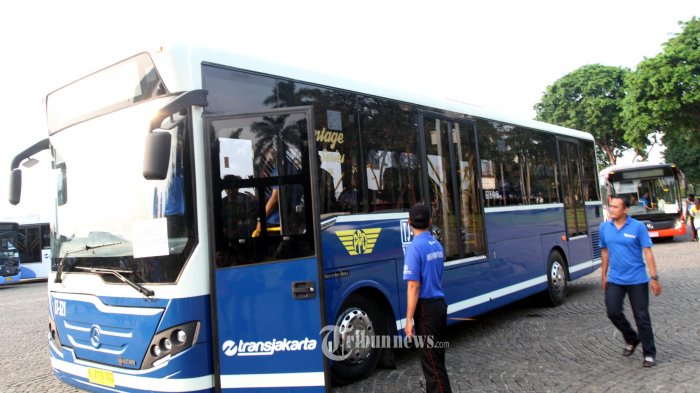 Gandeng PT Food Station Tjipinang, TransJakarta Beri Bantuan Beras Kepada Karyawan
