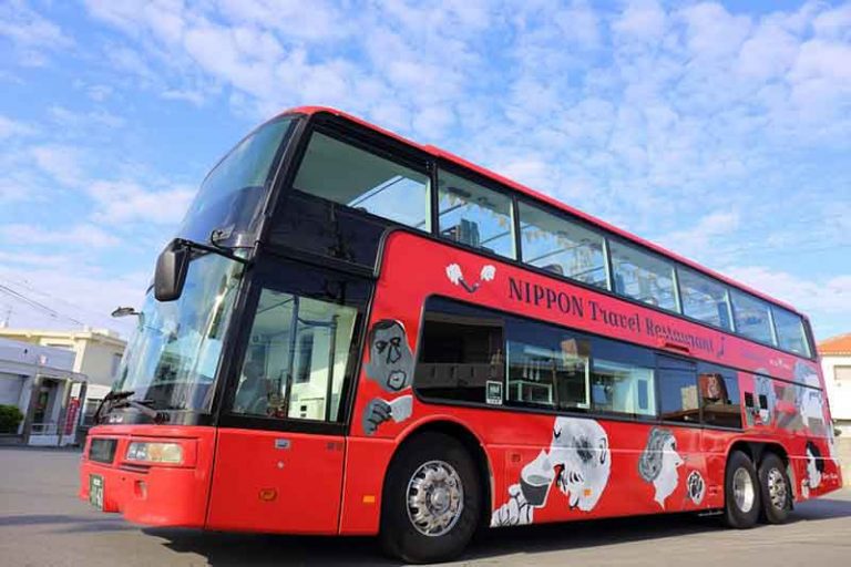 Dari Jepang Hingga Bandung Tawarkan Sensasi Makan di Atas Bus