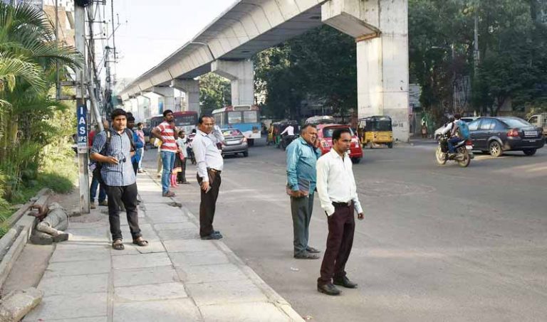 Di Hyderabad, Halte Bus Hampir Hilang di Semua Tempat