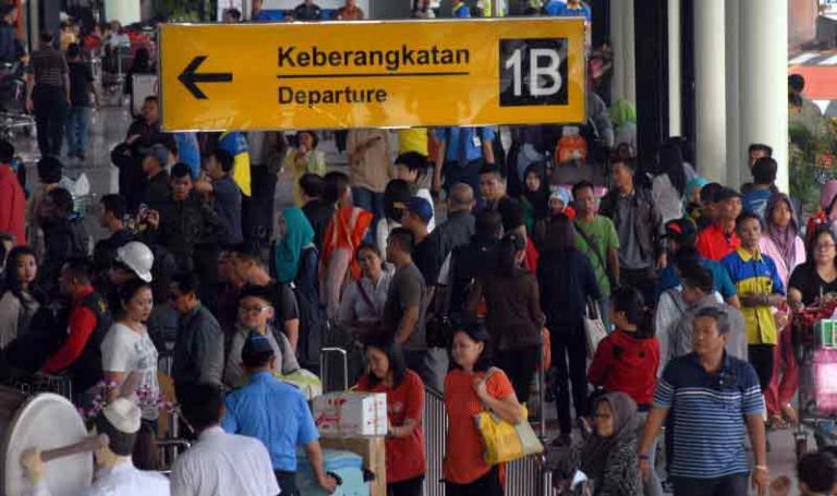 Ini Dia! 9 Tipe Orang yang Biasa Kita Temui di Bandara