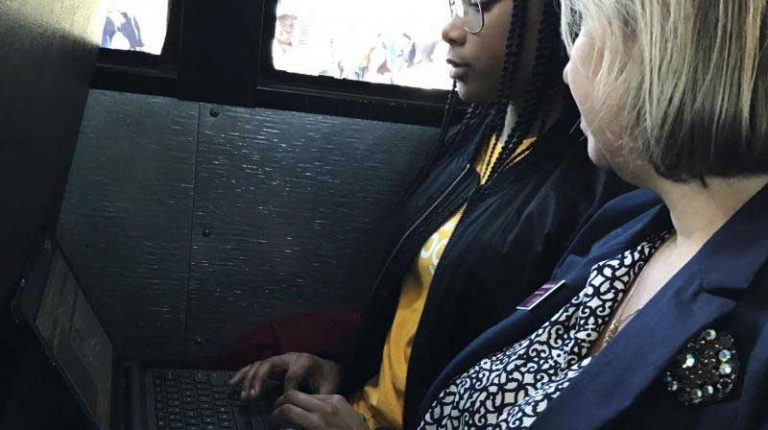 Google Pasang WiFi di Bus Sekolah Untuk Kemudahan Siswa di Pedesaan