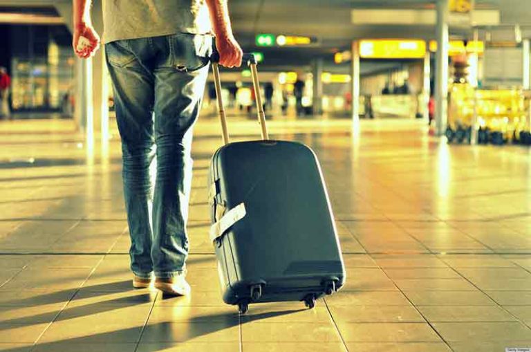 Mau Bepergian, Masih Bingung Pilih Tas Ransel Atau Koper?