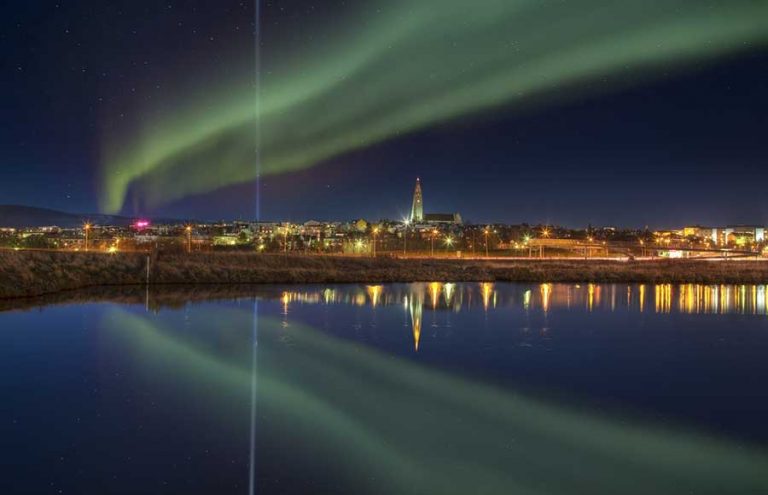 Punya Nama Valentine? Bisa Terbang Gratis ke Islandia Lho!