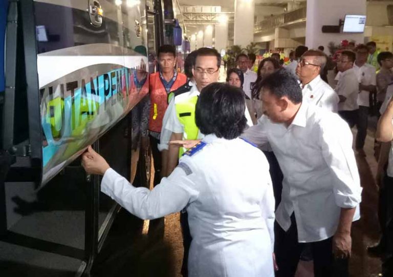 Perum DAMRI Hadirkan Bus High Deck dengan Pengalaman Pesawat Terbang