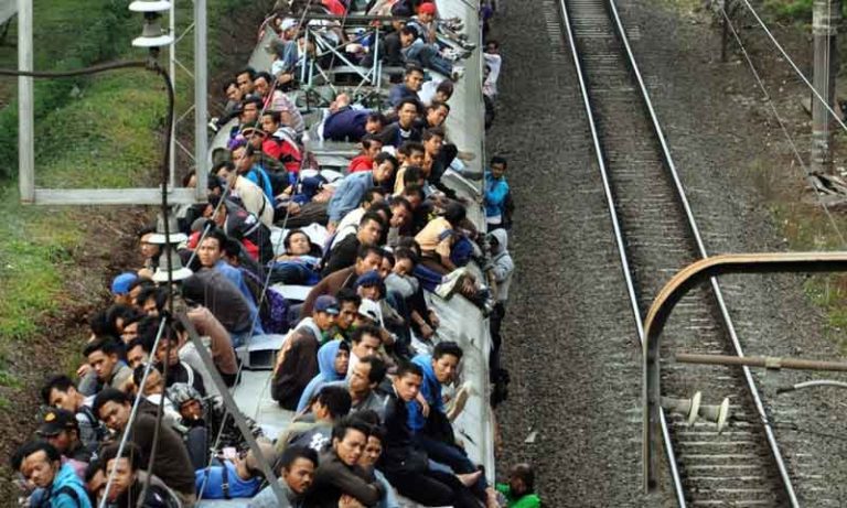 Atapers, Para Penantang Maut dari Atas Gerbong Atapers, Para Penantang Maut dari Atas Gerbong