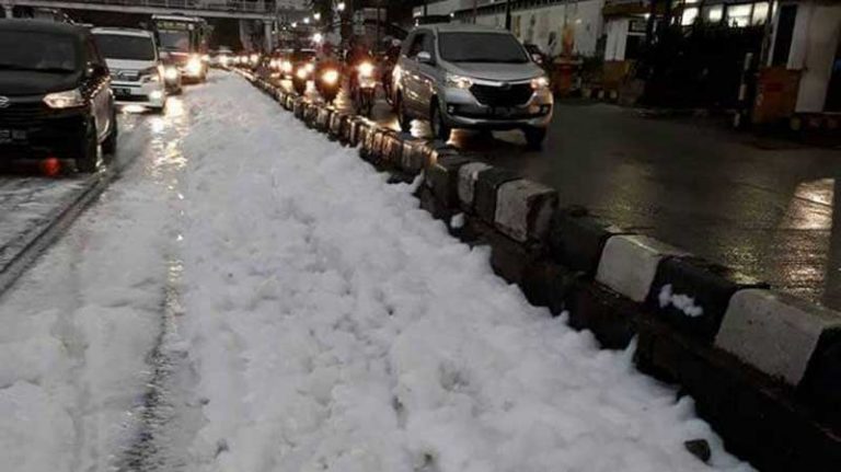 Ini Hasil Investigasi PT MRT Jakarta Tentang Hujan Salju di Jalan Jenderal Sudirman