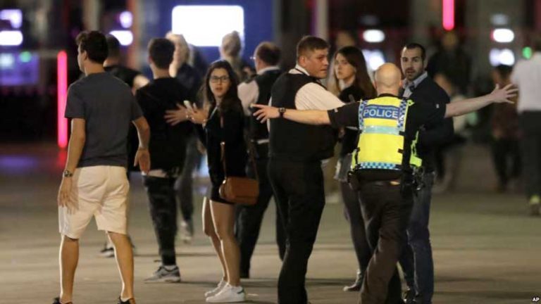 Pertaruhkan Nyawa, Penumpang Wanita Ini Halau Teroris Lakukan Penusukkan