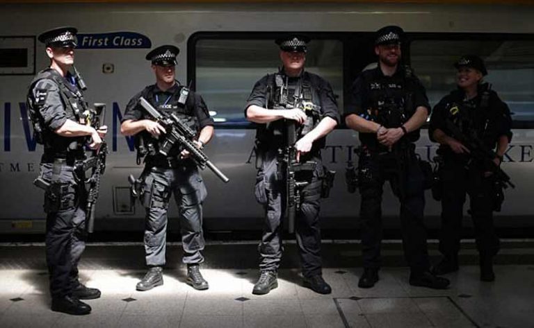 Antisipasi Teror, British Transport Police Hadirkan Petugas Bersenjata Laras Panjang