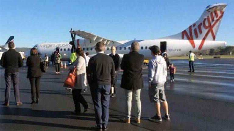 Teror Bom di Kantung Mabuk udara, Penumpang Virgin Airways Terpaksa Melopat dari Kabin