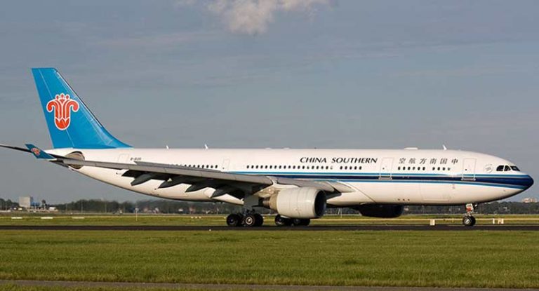 Lempar Koin ke Mesin, China Southern Airlines Alami Delay 5 Jam