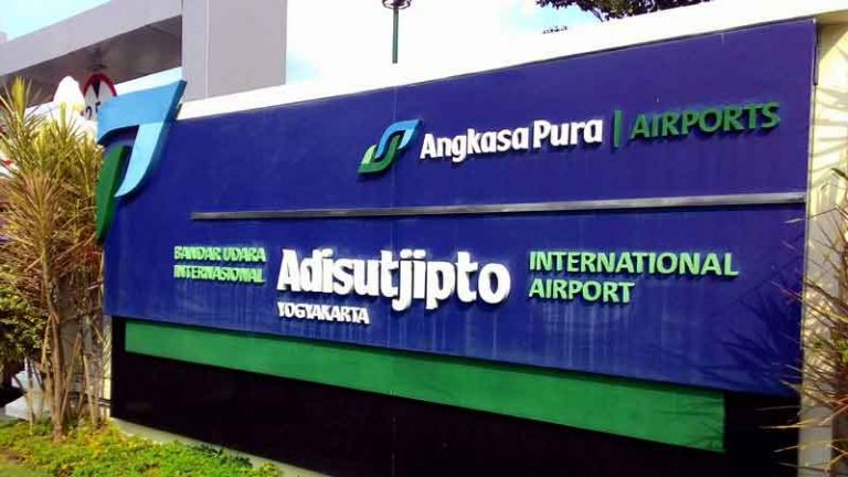 Bandara Adisutjipto Gunakan Bahasa Jawa untuk Pemberitahuan kepada Penumpang