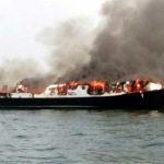 kapal-zahro-express-terbakar_20170101_110614