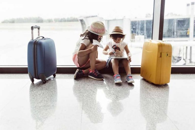 Ingin Bawa Anak Naik Pesawat? Perhatikan Beberapa Poin Penting Ini Ingin Bawa Anak Naik Pesawat? Perhatikan Beberapa Poin Penting Ini