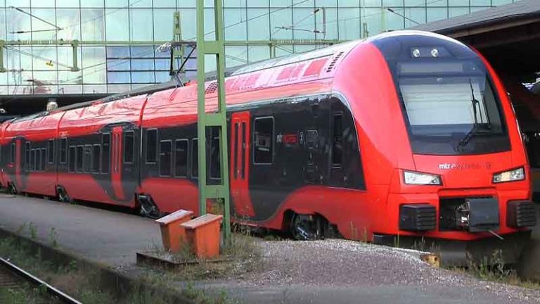 Swedia Bebaskan Rakyatnya Pilih Nama Sebuah Kereta