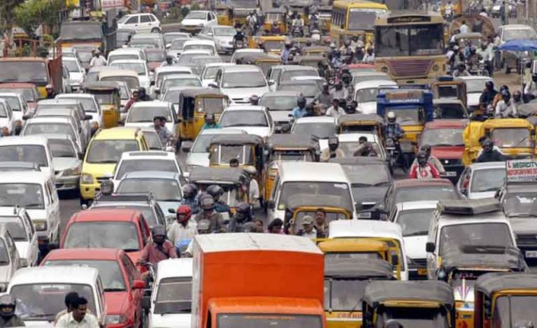 Tekan Jumlah Kendaraan Pribadi, India Hadirkan Bus Berbasis Aplikasi