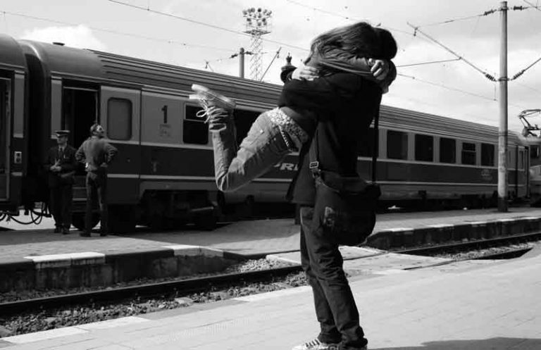 Enam Kereta dengan Perjalanan Paling Romantis Bersama Pasangan