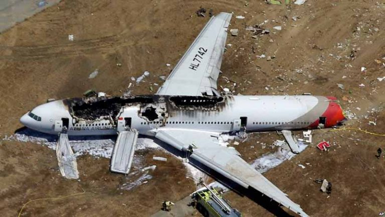 Lima Poin Ini Jadi Kunci Keselamatan Saat Pesawat Alami Crash Landing