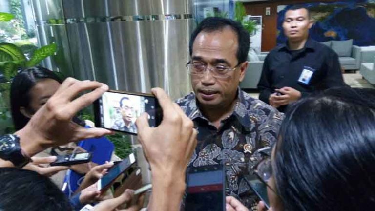 Soal Keputusan MA, Menhub Perjuangkan Nasib Taksi Online dalam 3 Bulan