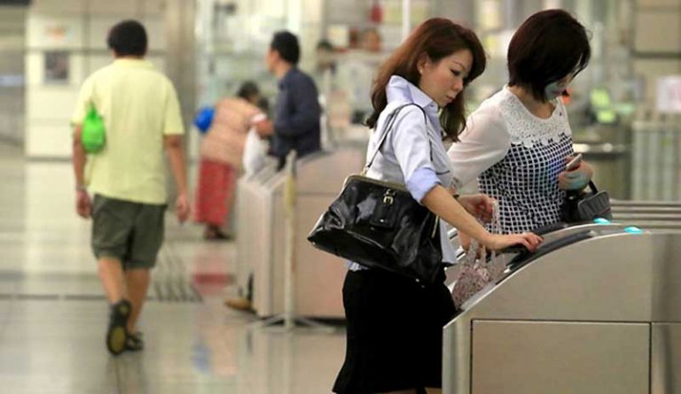 Tahun 2020, Singapura Hapuskan Transaksi Tunai Pada Transportasi Berbasis Massal