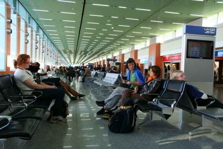 Hadapi Delay di Bandara, Anda Bisa ‘Survive’ Tanpa Smartphone