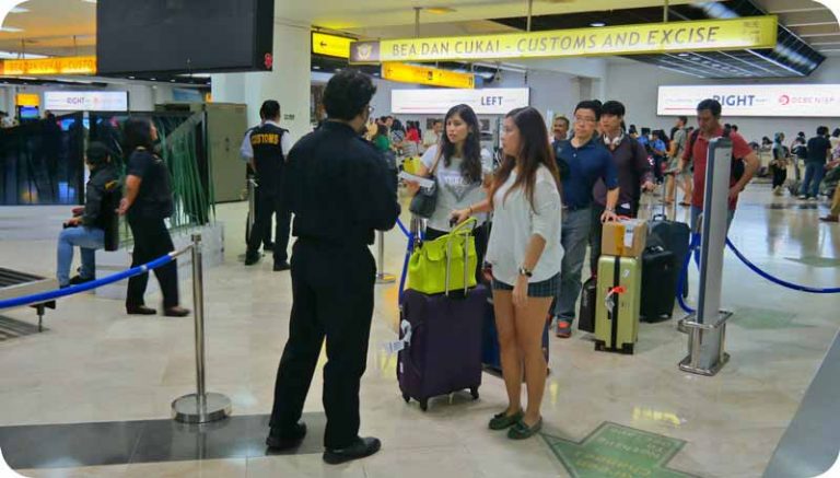 Agar Barang Bawaan Tak Kena Denda, Cermati Ketentuan dari Bea Cukai di Bandara!