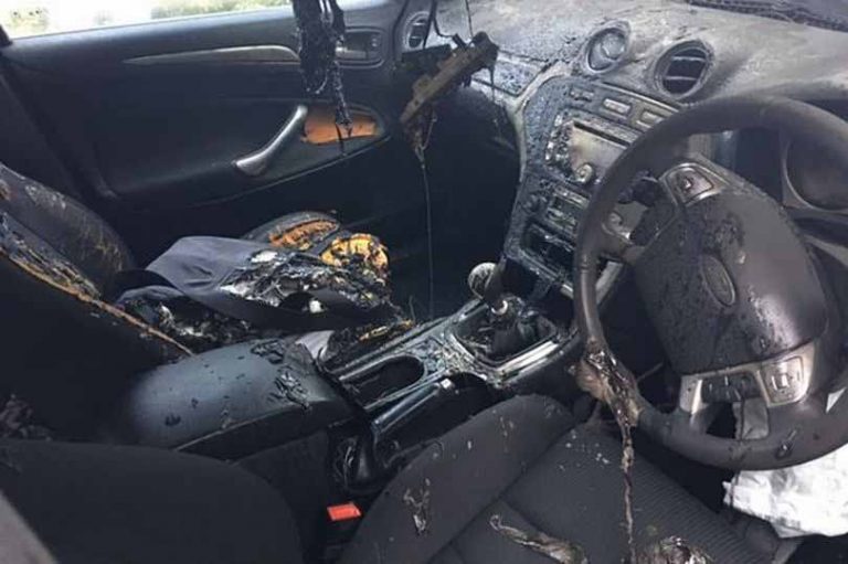 Misterius, MacBook Tiba-Tiba Terbakar dan Meledak Di Dalam Mobil
