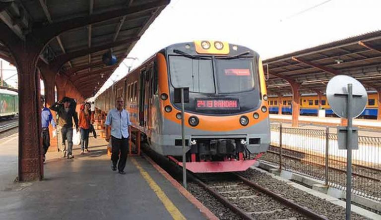 Sering Naik Kereta? Kini Saatnya Anda Mengenal Jenis dan Karakter Peron di Stasiun