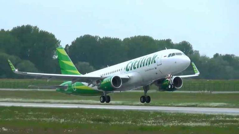 Sambut Ramadhan, Awak Kabin Citilink Hadir dengan Seragam Baru dan Beri Takjil Gratis