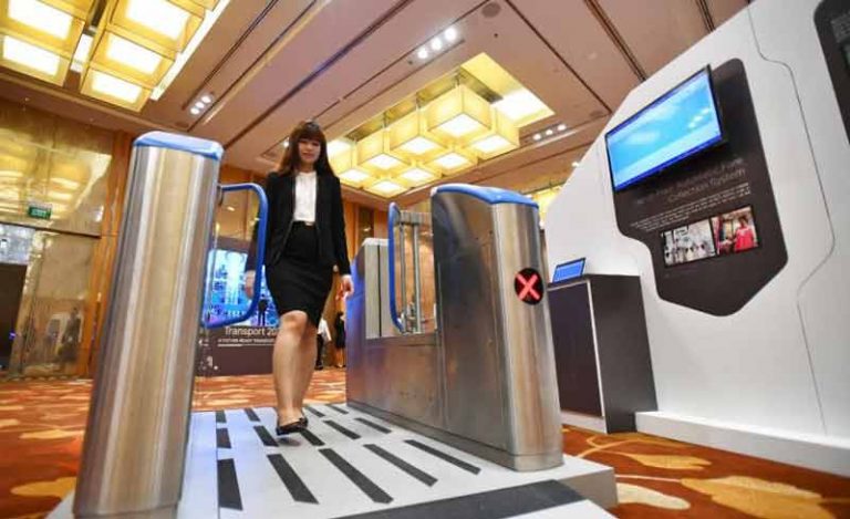 Stasiun MRT Singapura Siap Uji Coba Gerbang Tiket “Handsfree”