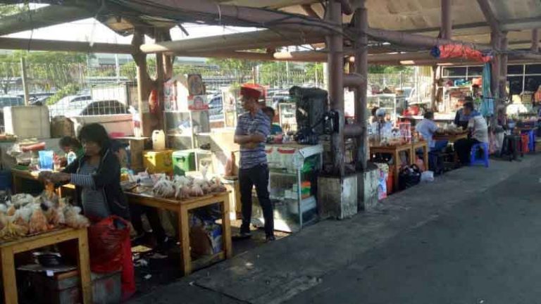 Di Bandara Soetta – Perut Lapar Tapi Budget Ngepas, Yuk Makan di Sini!
