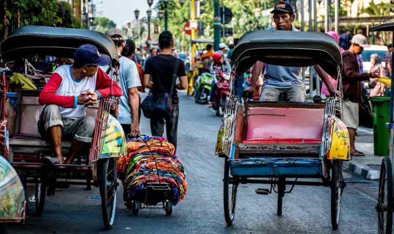 Becak: Dikagumi di Eropa, Tersingkir di Dalam Negeri