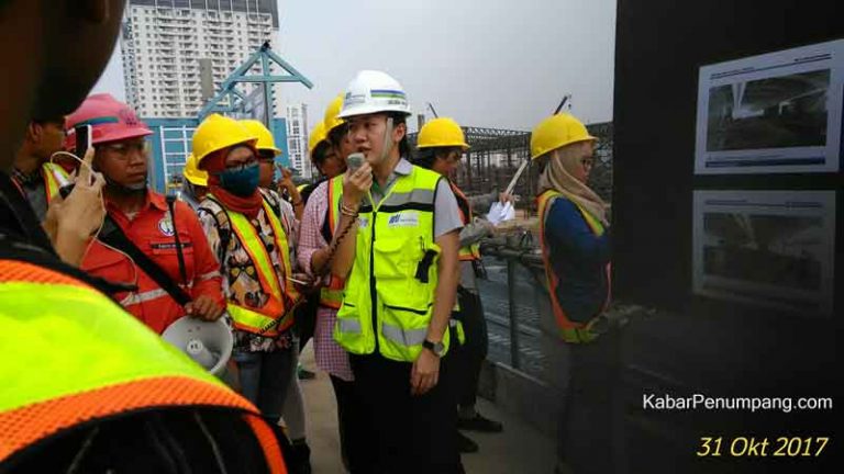 Pekerja Proyek Dapat Award dari PT MRT Jakarta