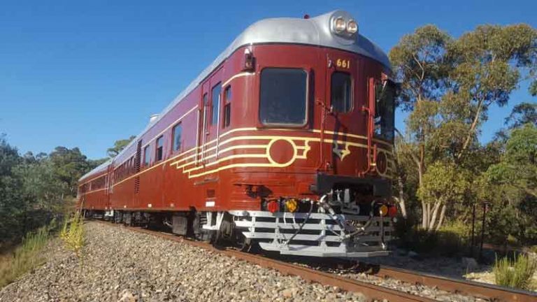 Wujudkan Mimpi, Pemilik Resor di Australia Hadirkan Kereta Bertenaga Sel Surya