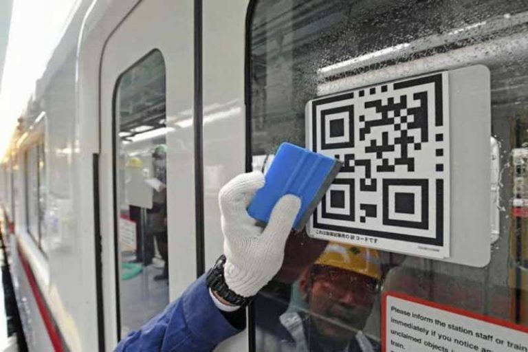 Tingkatkan Keselamatan, Jepang Luncurkan Pemindai QR Code di Peron Kereta Bawah Tanah