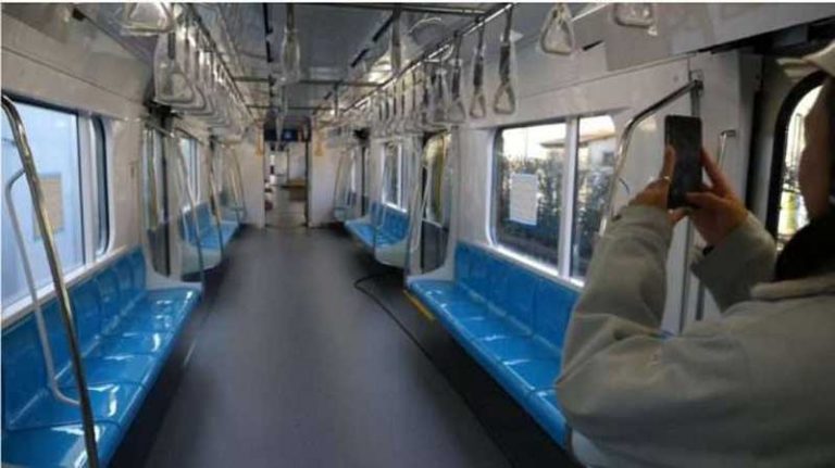 Kursi Penumpang MRT Jakarta Berbahan Plastik, Upps Jangan Kecewa Dulu!