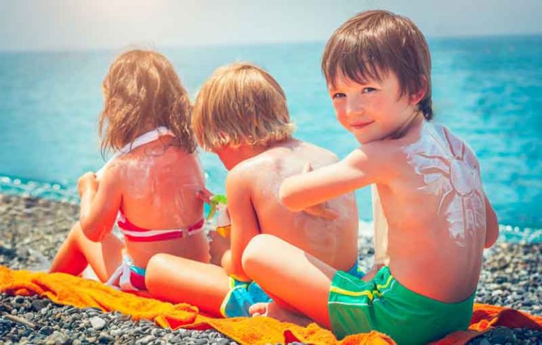 Biar Kulit Tetap Sehat Saat Traveling, Ini Dia Kuncinya!