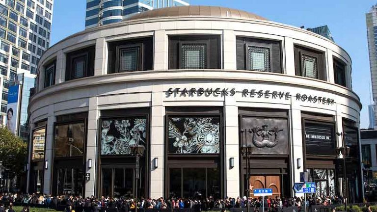 Hadirkan “Super Lounge,” Disinilah Lokasi Starbucks Terbesar!