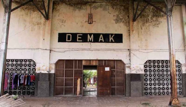 Jalur Mau Dihidupkan, Stasiun Demak Justru Sudah Menjadi Kafe