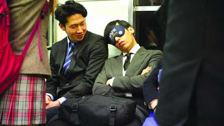 Di Korea Selatan, Bangunkan Penumpang di KRL Bisa Dapat Kopi Gratis!