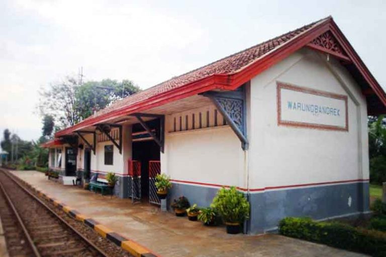 “Warung Bandrek,” dari Tempat Minum Sampai Jadi Nama Stasiun Kereta