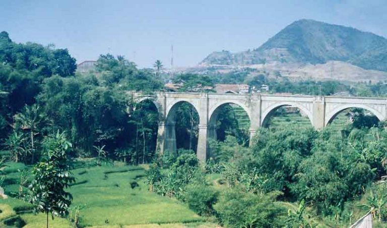 Secercah Cerita di Balik Jembatan Cincin Yang Melegenda