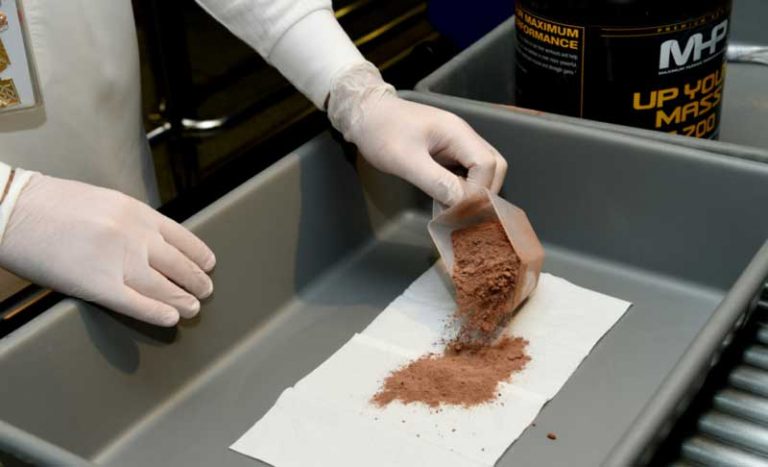 Lagi, Calon Penumpang Kedapatan Selundupkan Emas ke Dalam Botol Suplemen Makanan