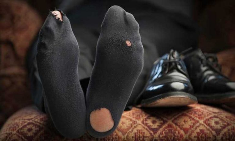 Akibat Bau dari Sepatu dan Kaos Kaki, Penumpang Bus Ini Terpaksa Diamankan Polisi!