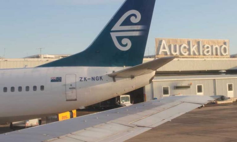 Demi Merokok, Wanita ini Sebabkan Keterlambatan 2 Jam Penerbangan di Bandara Auckland