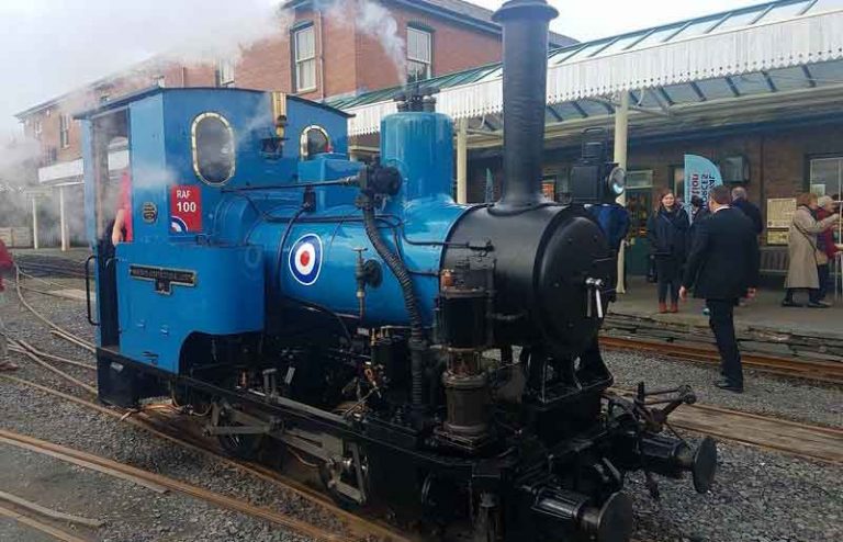 Rayakan Ulang Tahun ke-100 , Kereta Ini Didandani Karakter Kartun Thomas!