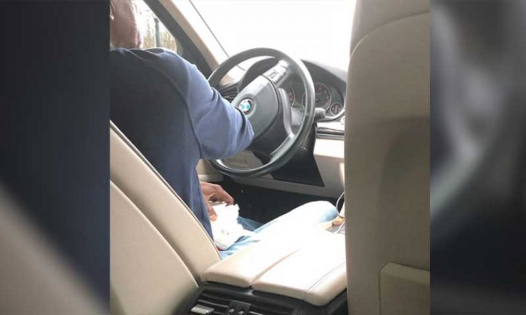 Kebelet Pipis, Pengemudi Uber Terpaksa Buang Air Seni di Gelas