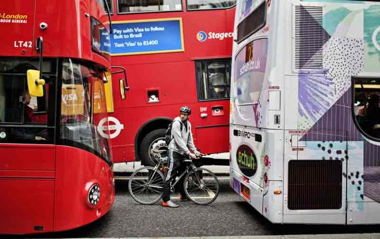 Yakin, Uber Mau Rajai Operasional Bus Inggris?