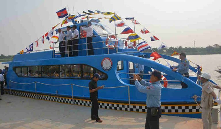 Urai Konsentrasi Kepadatan Lalu Lintas Darat, Phnom Penh Hadirkan Layanan Taksi Air Perdananya!