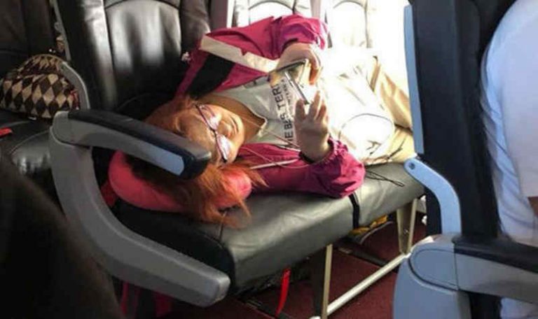 Urat Malu Putus, Penumpang AirAsia Ini Kekeh Pindah Ke Bangku Premium