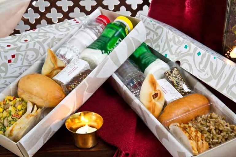 Selama Ramadhan, Emirates dan Qatar Suguhkan Sajian Istimewa di Lounge dan Kabin